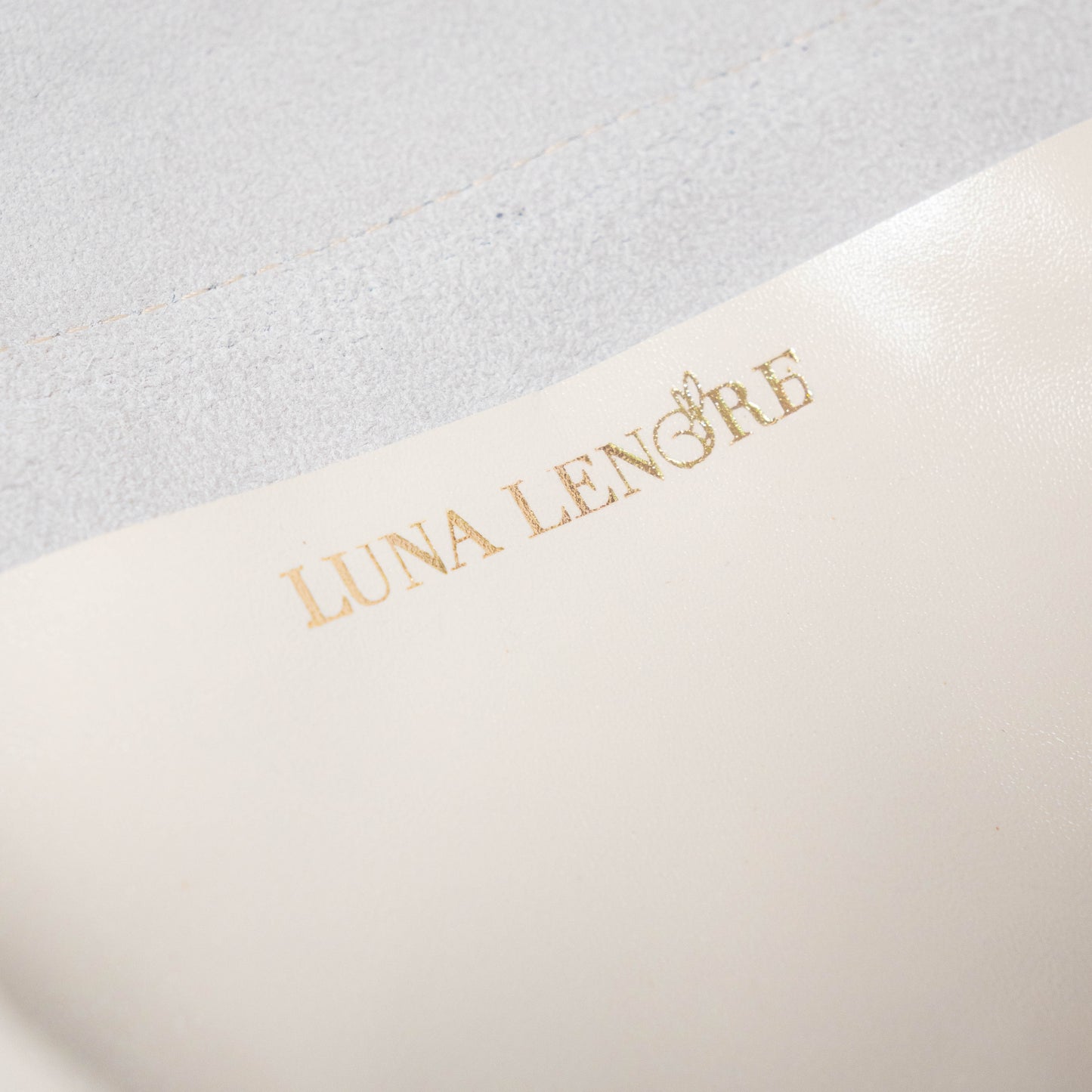 Lucette - Chalk